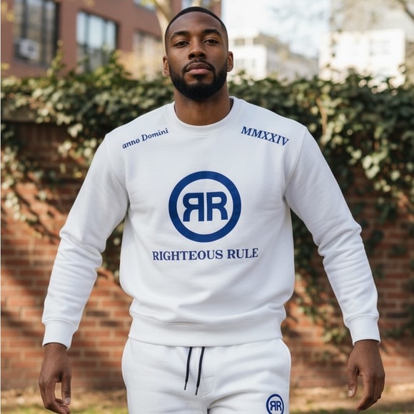 White and Blue Cotton Fleece 2pc Set.ALL REASONABLE OFFERS ACCEPTED!
